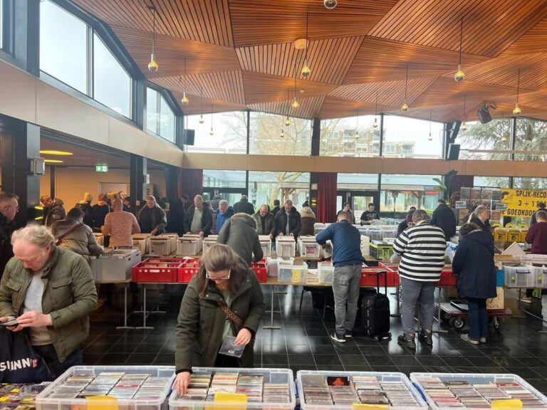 Platenbeurs Hoogeveen De Tamboer zondag 20 december — muziek in Hoogeveen